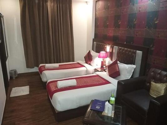 Hotel Waterfall Paschim Vihar Delhi Exterior photo